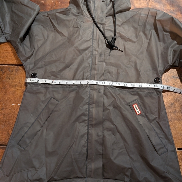 Hunter Rain Jacket. Size XS. EUC. - Picture 11 of 14